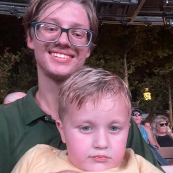 Babysitter in Orlando: Elliot