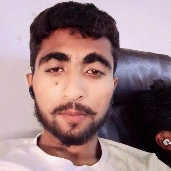 Babysitter in Fort Abbas: Muzmal