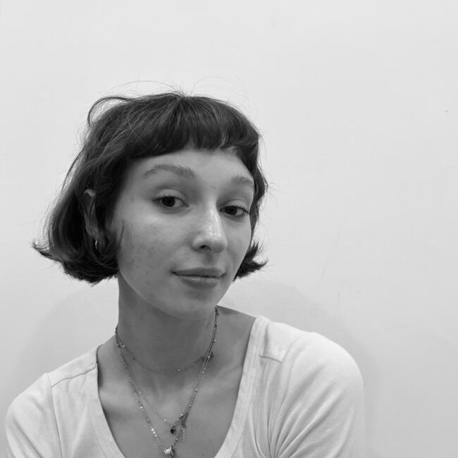 Babysitter in Bordeaux: Loane