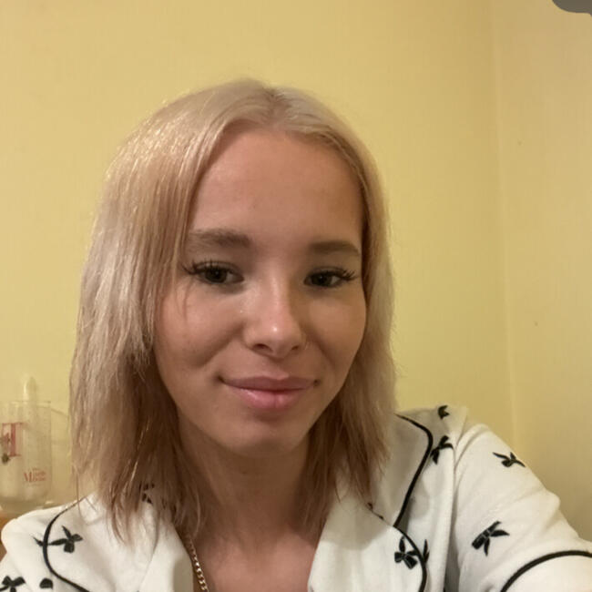 Babysitter in East Retford: Tia