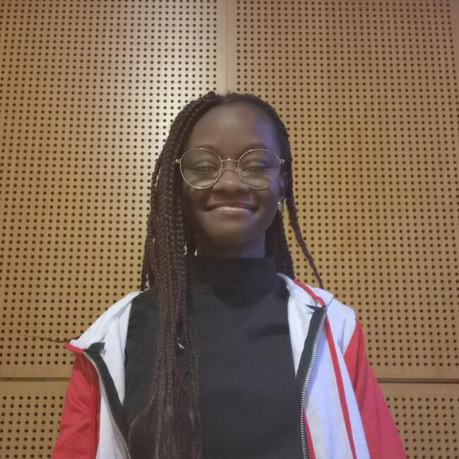 Babysitter in Vitry-sur-Seine: Juliette