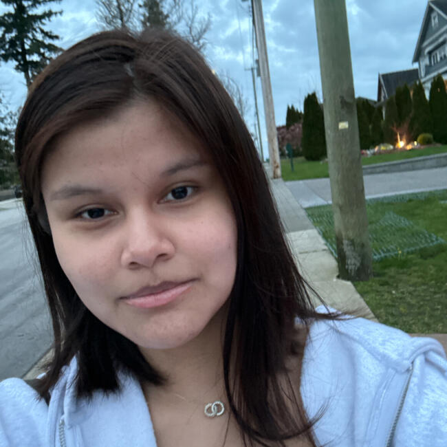 Baby-sitter in Surrey: Ash