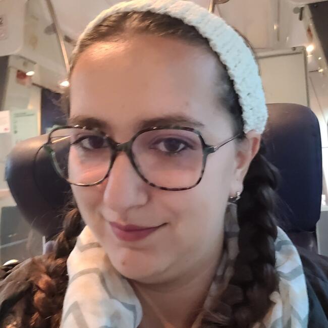 Babysitter in Lisieux: Elise