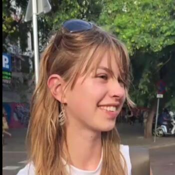 Babysitter in Merelbeke: Julie