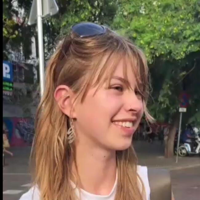 Babysitter in Merelbeke: Julie