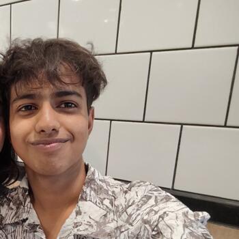 Ghāziābād में बेबीसिटर: Yuvank