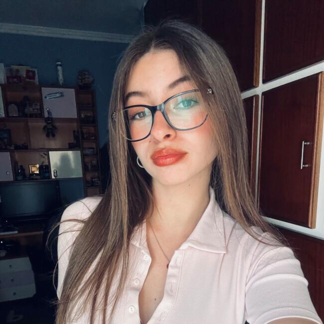 Babysitter in Pátrai: Δήμητρα