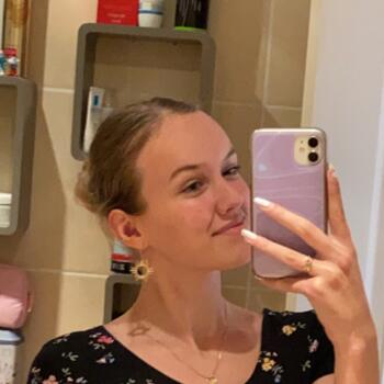 Babysitter in Saint-Nazaire: Lana