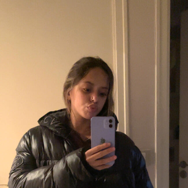 Babysitter in Saint-Brandan: Lilia