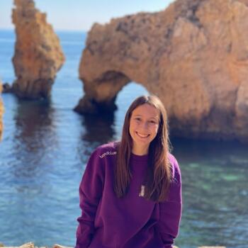 Babysitter Lagos: Joana