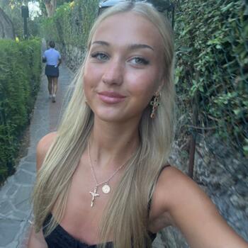 Babysitter in Caterham: Nikita