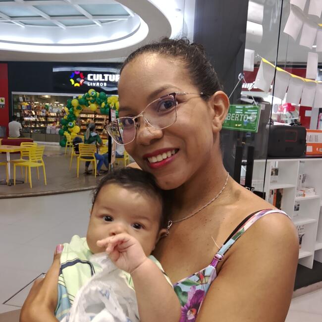 Emprego de babá em Santarém: Luana