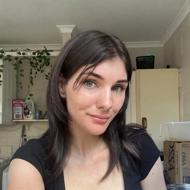 Babysitting job in Cairns: Vera