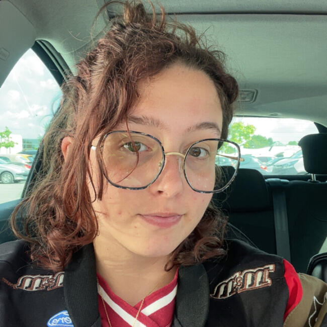 Babysitter in Saint-Étienne-du-Bois (Pays de la Loire): Zoe