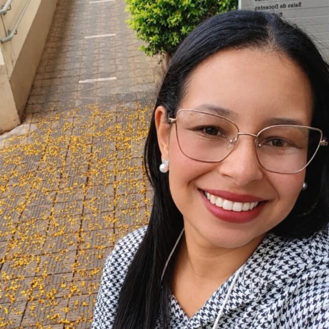 Babysitter in Alfenas: Leandra