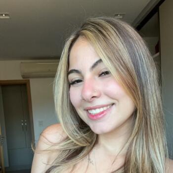 Babysitter in Aparecida de Goiânia: VALENTINA