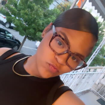 Babysitter in Bayonne: Hailey