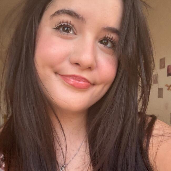 Babysitter in Bedford: Isabella