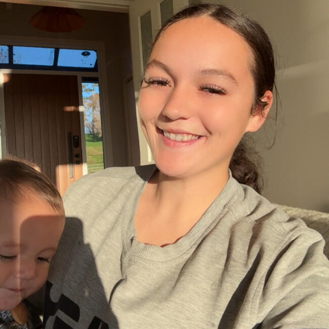 Babysitter in Rotorua: Tzara