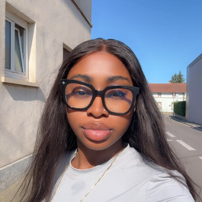 Babysitter in Strasbourg: KELLIE