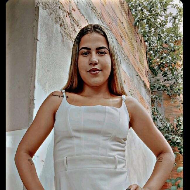 Emprego de babá em Nanuque: ANA LARISSA