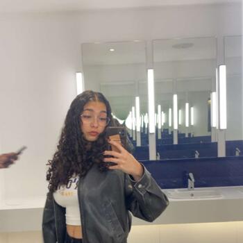 Babysitter in London: Bianca Burnei