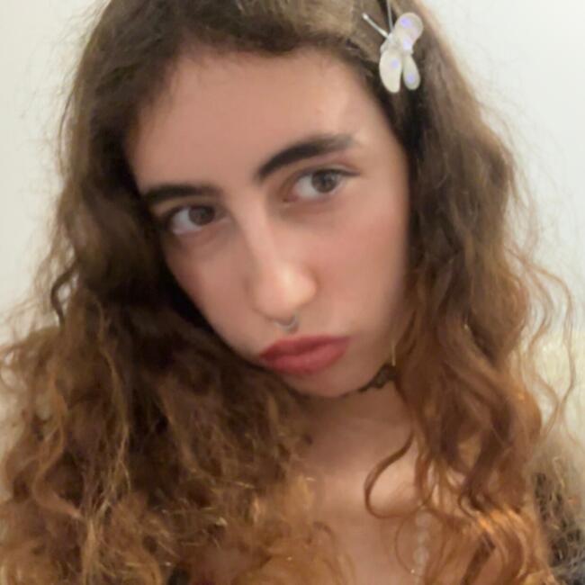 Babysitter in Bristol: Caitlin