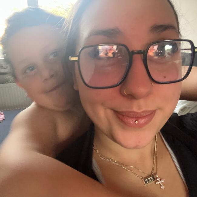 Babysitter in Genk: Danesia