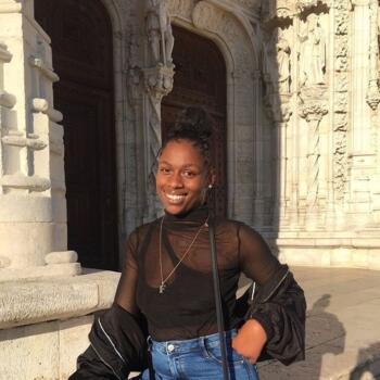 Babysitter em Pontinha: Paula