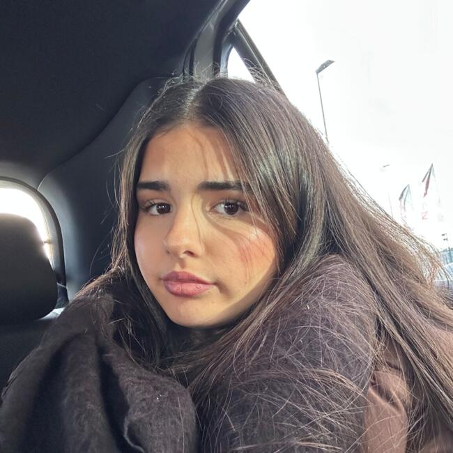 Babysitter in Bonn: Laurina