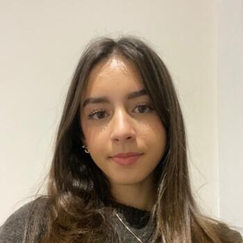 Babysitter Leatherhead: Dilara