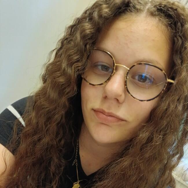 Babysitter in Illifaut: Prescillia