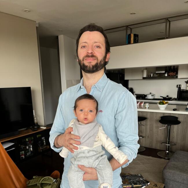 Babysitting job in Bogotá: Andres