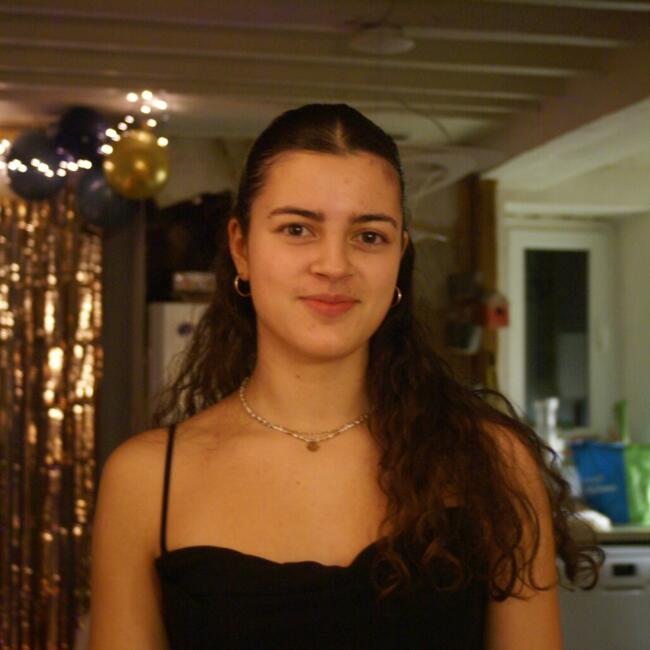 Babysitter in Marolles-en-Hurepoix: CLAUDIA