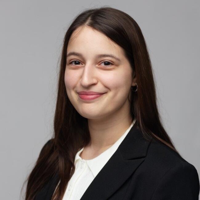 Babysitter in Vienna: Laura