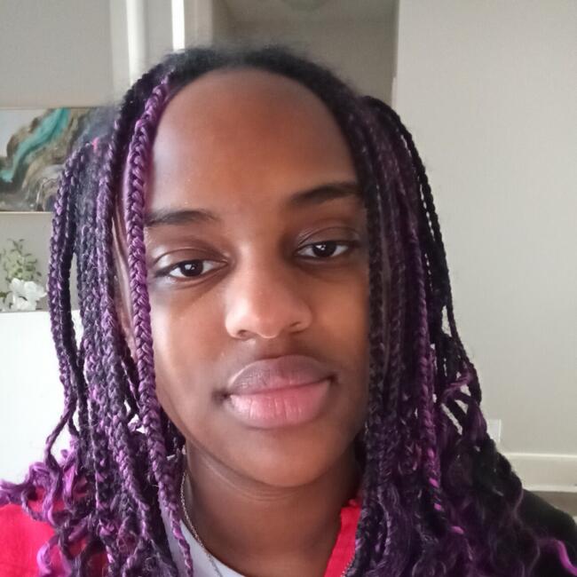 Baby-sitter in Calgary: Queen