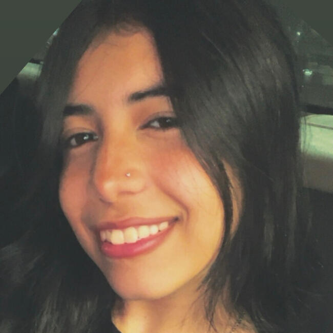 Babysitter in Aparecida de Goiânia: Yasmin