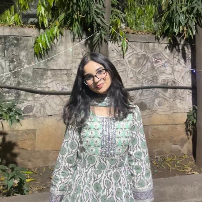 वड़ोदरा में बेबीसिटर: Rumeza