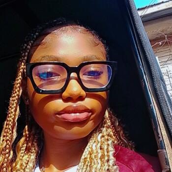 Babysitter in Lagos: Glory