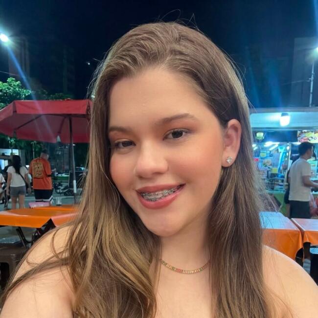 Babysitter in Praia Grande: Ana Júlia
