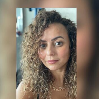 Babysitter in Brens: Ferdaous