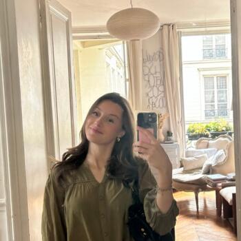 Babysitter in Paris: Rose