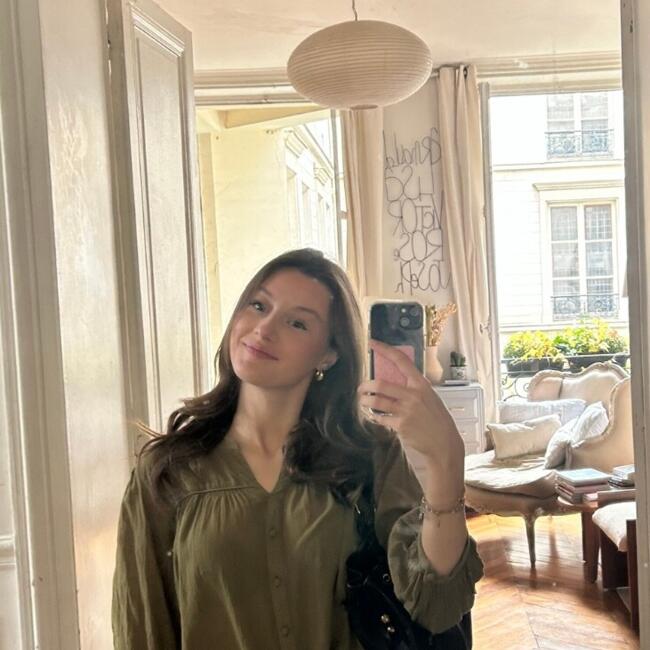 Babysitter in Paris: Rose