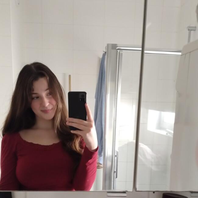 Babysitter in Tholen: Deaymirey J.