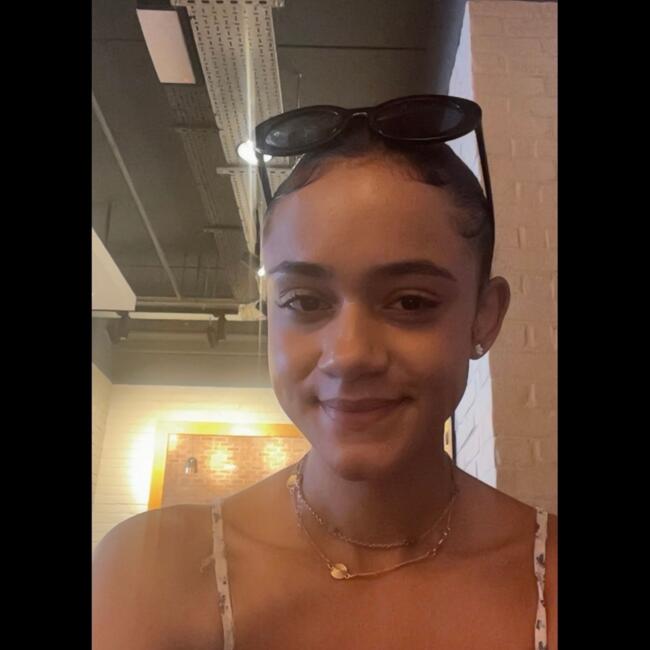 Babysitter in Liverpool: Yasmin