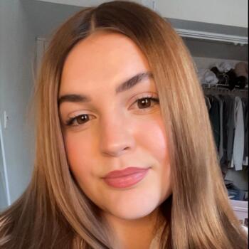 Baby-sitter in Innisfil: Kailie