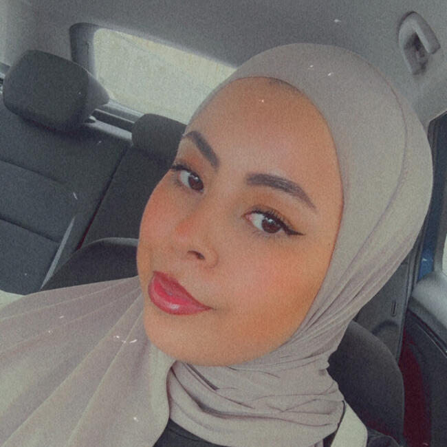 Babysitter in Aiseau-Presles: Houda