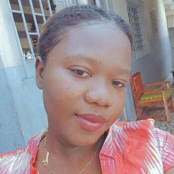 Babysitter in Abidjan: Yvana Raphaëlle