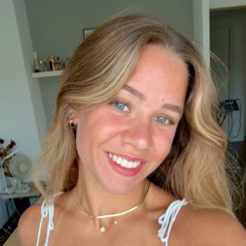 Babysitter in Budapest: Patrícia