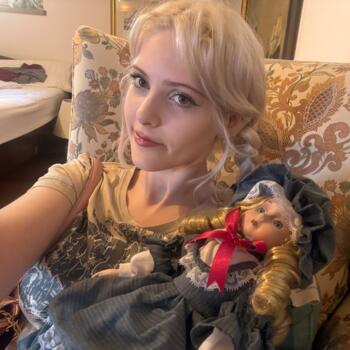 Babysitter Gravesend: Tilly